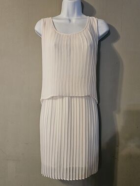 Pleated Sleeveless Shift Dress in Light Blush